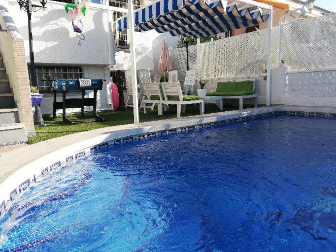 サン・ペドロ・デル・ピナタルPiso Entero En Semi Sotano Con Piscina Salina Privadaアパートメント エクステリア 写真